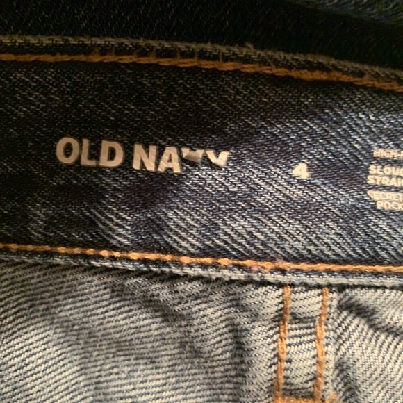 Old Navy High-Waisted Button-Fly Slouchy Straight Crop Jeans - Picture 6 of 8
